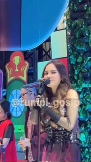 Namun ada juga netizen yang mencoba menjelaskan jika alasan Mahalini melakukan oplas lantaran ia memiliki masalah dengan hidungnya.