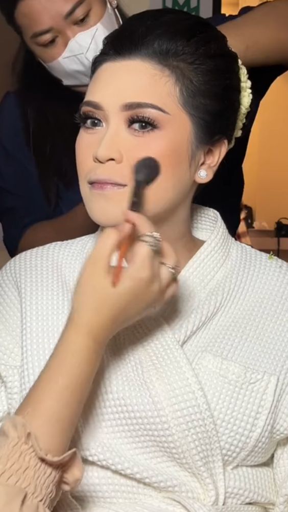 Klien Anggap Jasa MUA Terlalu Murah, Warganet 'Jangan Naik Dulu, Tunggu Aku Nikah'