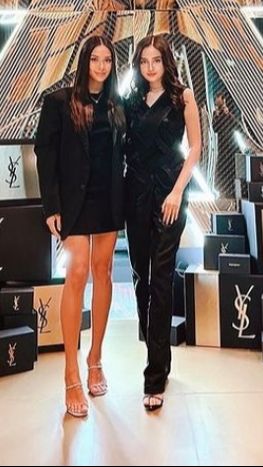 Kedua artis ini sama-sama dikenal dengan paras cantik dan bodygoalsnya.