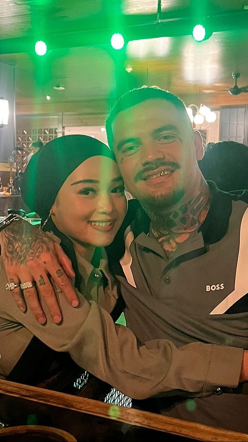 Inilah potret terbaru Diego Michiels dan istrinya, Dhea Ananda Boru Simatupang. Keduanya menikah pada 5 Juli 2019 silam.