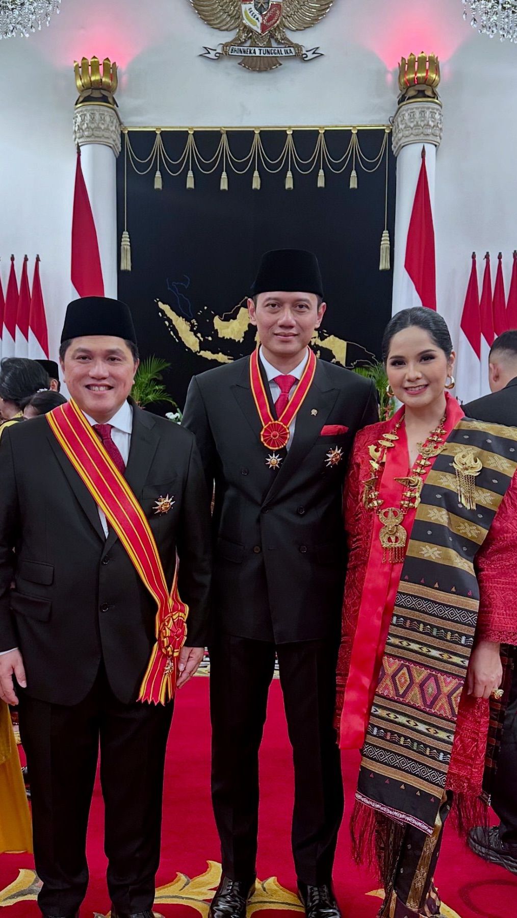 AHY juga merasa sangat bersyukur dan berterima kasih atas penghargaan tersebut. Annisa pun turut mengungkapkan rasa bahagia dan bangganya pada sang suami.
