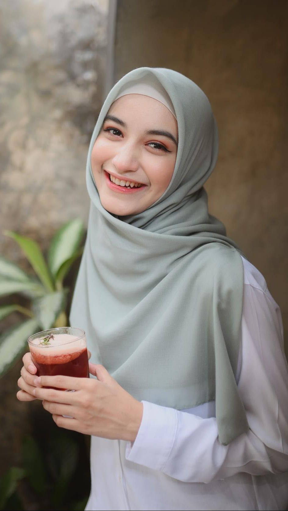Kasus KDRT yang dialami Cut Intan Nabila membuat publik begitu geram. Armor Toreador rupanya kerap melakukan tindak kekerasan pada istrinya sedari awal pernikahan.