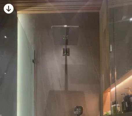 Penampakankamar mandi di rumah Mona Ratuliu dan Indra Brasco yang banyak disorot.
