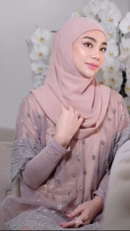 Meski begitu, Celine memilih untuk diam dan tidak membuat konfirmasi mengenai kabar yang beredar.