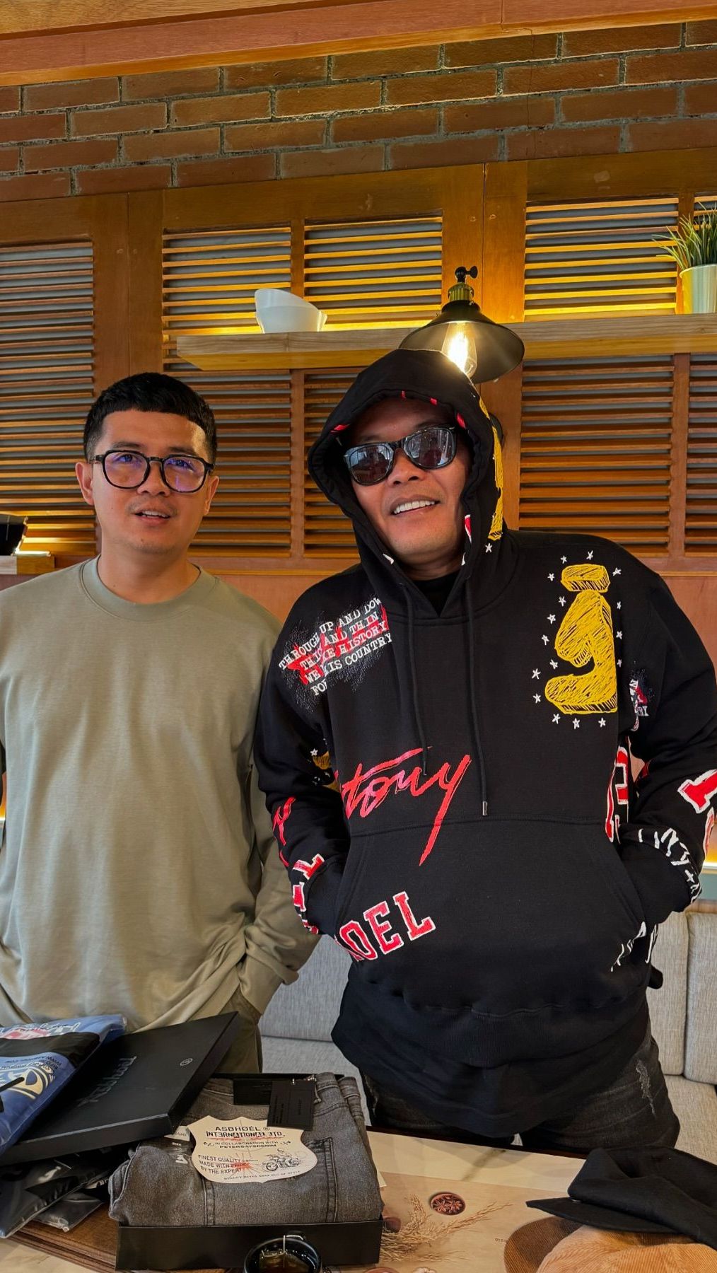 Terlebih lagi, Sule mengakui jika ia mendapatkan sumber penghasilan yang cukup fantastis dari saluran Youtubenya tersebut.