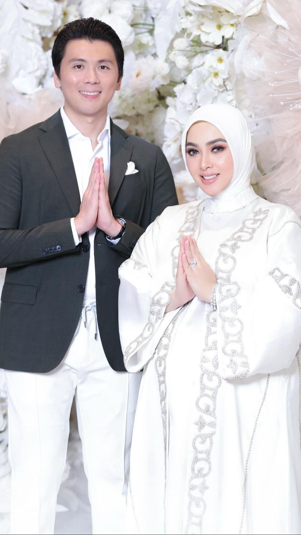 Setelah mengalami keguguran, Syahrini yang menikah dengan Reino Barack pada Februari 2019, kembali hamil pada 2020.
