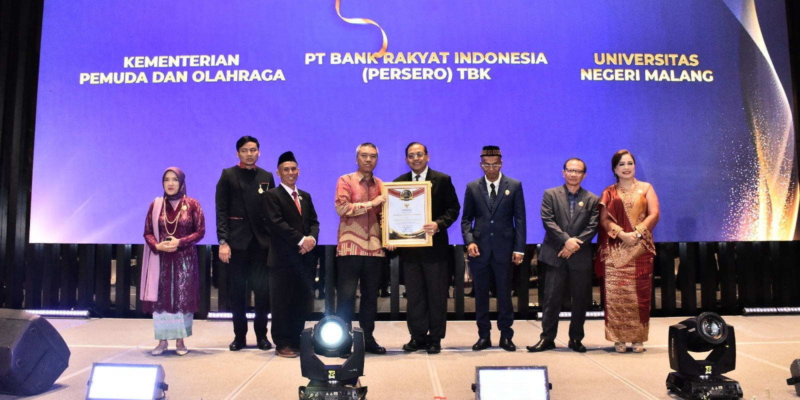 BRI Sabet Dua Penghargaan di Anugerah Keterbukaan Informasi Publik 2024