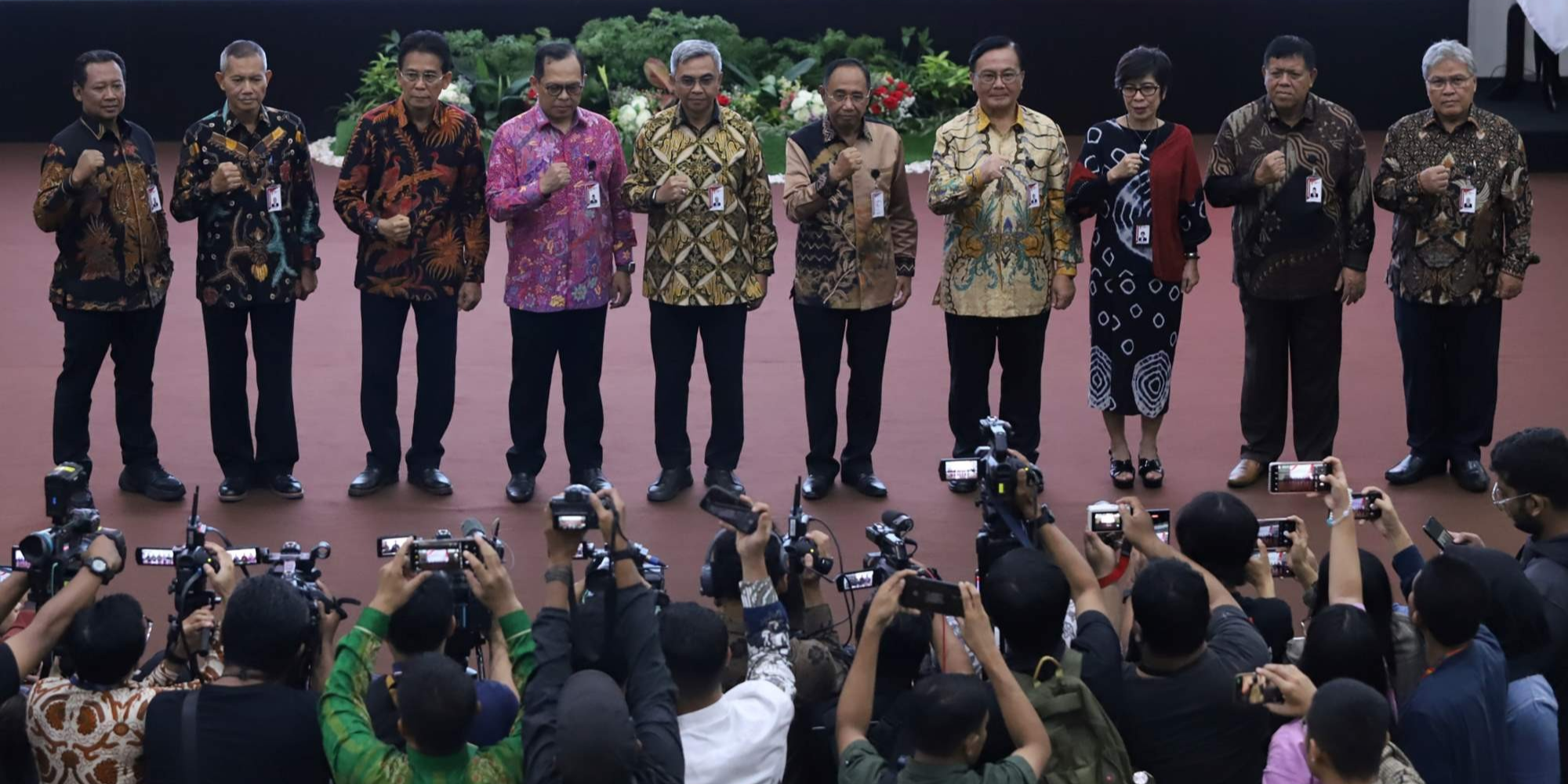 FOTO: Ucap Pakta Integritas, Pimpinan dan Dewas KPK Resmi Mulai Menjabat