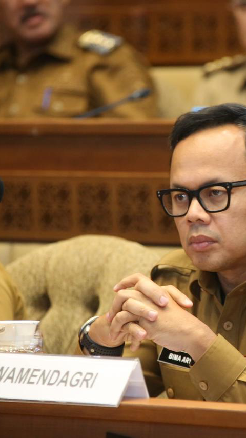 Rapat Bareng Komisi II DPR, Wamendagri Paparkan Pelaksanaan Pilkada Serentak 2024