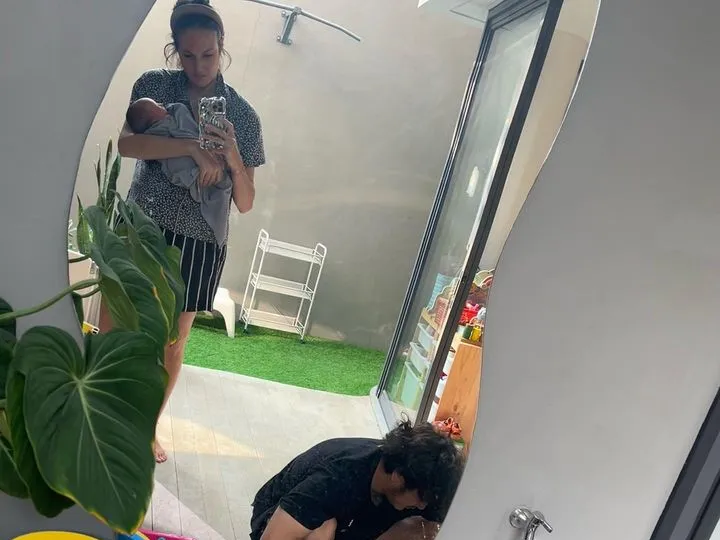 10 Potret Terbaru Nadine Chandrawinata jadi Ibu Dua Anak, Kompak Bagi Tugas dengan Suami