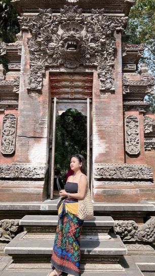 Fuja awalnya mengaku jika gaya hedonnya karena memiliki pacar yang royal dan bapak angkat yang selalu memberinya uang.