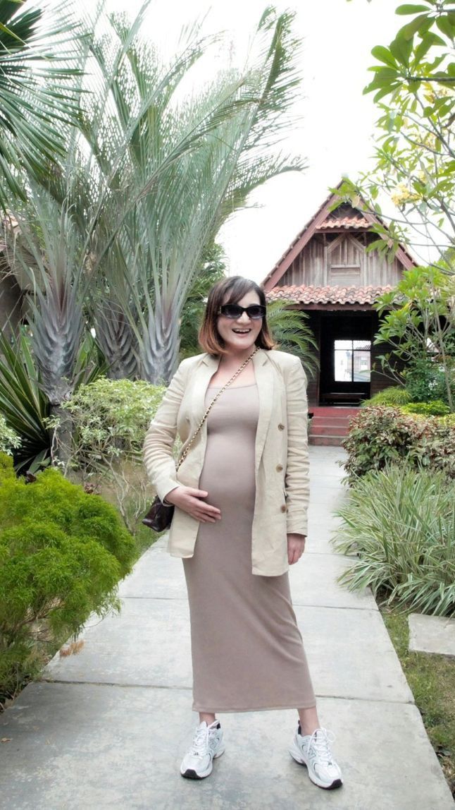 Kiki Amalia hamil anak pertamanya pada 41 tahun. Ia pun sangat menikmati prosesnya.