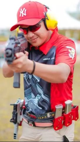 Ia juga memiliki kegemaran yang cukup elite yakni hobi menembak