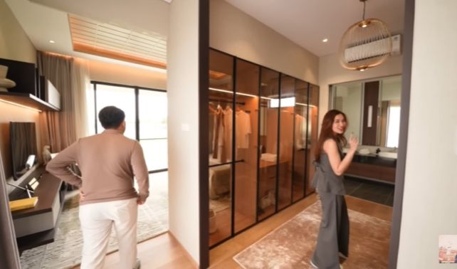 Walk in closet