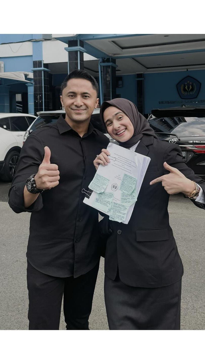 Setelah itu ia ikut Hengky untuk pindah ke Bandung. Di sanalah ia melanjutkan pendidikannya.