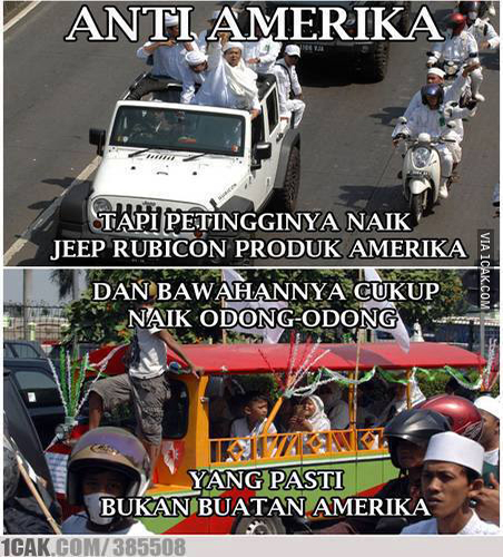 Foto a href='http://profil.merdeka.com/indonesia/m/muhammad-rizieq-husein-syihab/'a href='http://profil.merdeka.com/indonesia/m/muhammad-rizieq-husein-syihab/'Habib Rizieq/a/a naik Jeep 