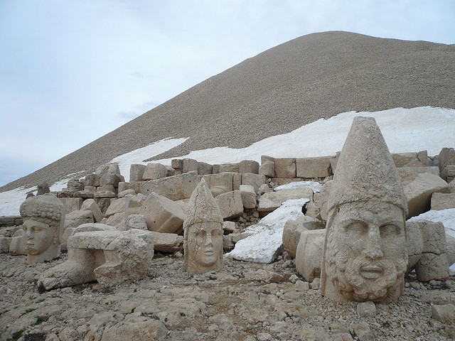 commagene di gunung nemrut