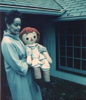  Annabelle  boneka  seram yang jadi inspirasi film The 