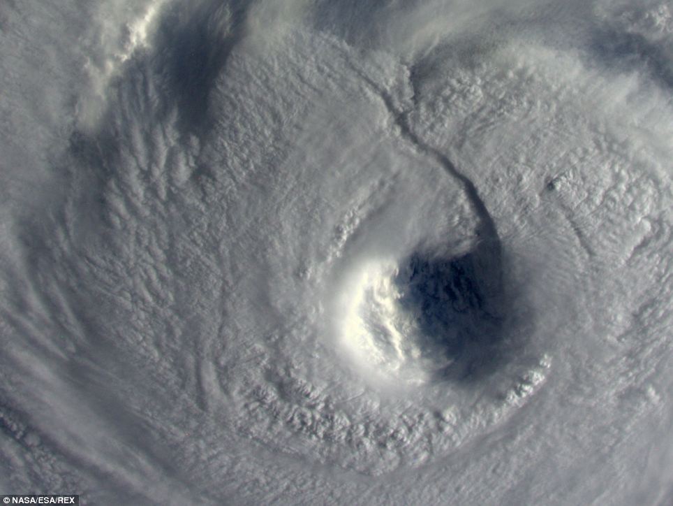 neoguri hasil jepretan iss