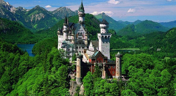 Neuschwanstein, kastil kuno yang jadi inspirasi Sleeping