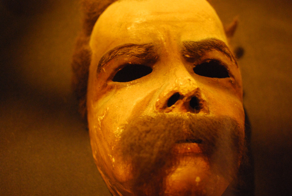 Seram Museum Pajang Koleksi Topeng Kematian Merdeka Menangkap Ekspresi Pemilik