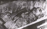 iran reza syah saat dimakamkan pada 1944