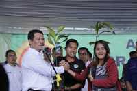 amran sulaiman kungker ke kabupaten cianjur dengan melepas ekspor bunga krisan 14 juta stek ke jepan