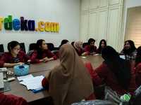 dan mahasiswi universitas bakrie