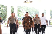 kumolo memberikan materi dalam kuliah umum mahasiswa si s2 dan s3 sekolah tinggi ilmu kepolisian