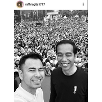 berfoto dengan jokowi dan iriana