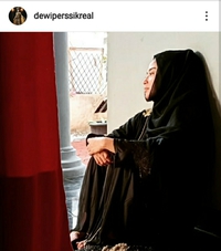 Rindu Almarhum Ayah Dewi Perssik Tulis Kata Kata Mengharukan