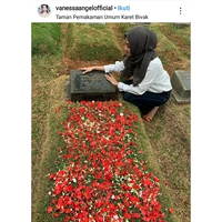 ke makam ibundainstagram vanessangelofficial