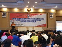 dan koordinasi nasional dan regional antara pemerintah pusat pemerintah daerah dan ormas regional tengah