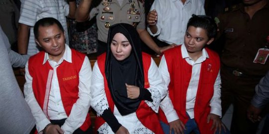 Menguak 5 Fakta Bos First Travel Yang Bikin Darah Mendidih 