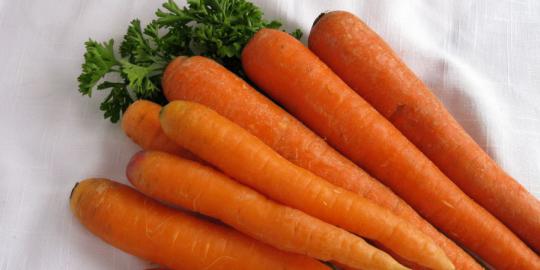 Piring kecil dan snack wortel merampingkan badan