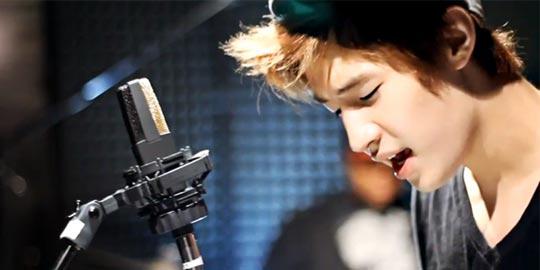 Simak merdunya Henry Lau cover Give Me Everything Tonight