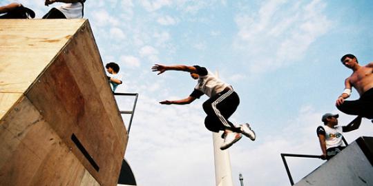 Parkour: Hobi ekstrim yang memacu adrenalin