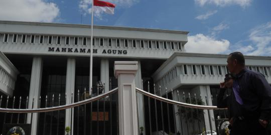 KY abaikan putusan MA cabut 8 poin kode etik