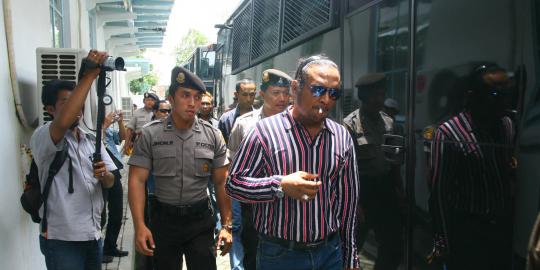 John Kei dikawal ketat Brimob dua truk