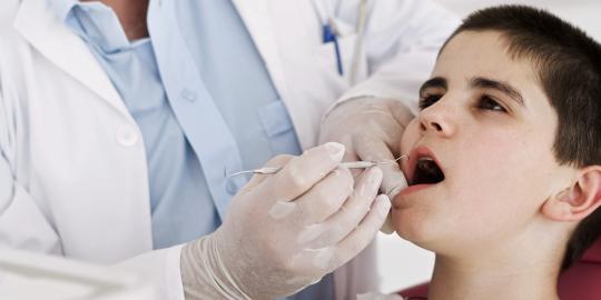 Kebanyakan jus membuat gigi anak cepat rusak