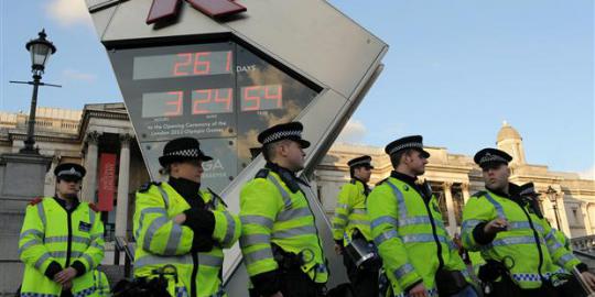 Bila kegendutan, gaji polisi Inggris disunat