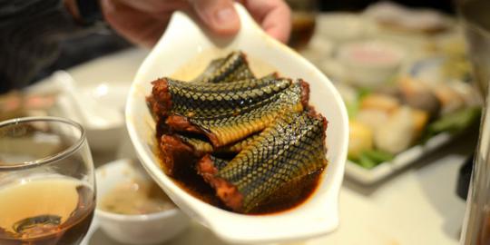 Snake hot pot: Kuliner ekstrim ala restoran Jin Long She 