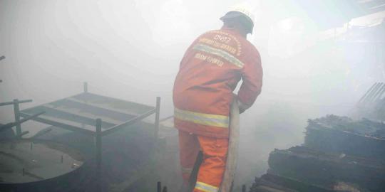 5 Rumah hangus terbakar di Penggilingan