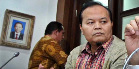 Hidayat Nur Wahid:  Kalau ingin demo jangan jadi TNI