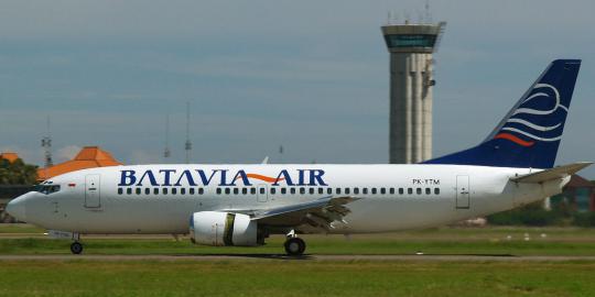 Pesawat Batavia Air tergelincir dan berasap di Pekanbaru