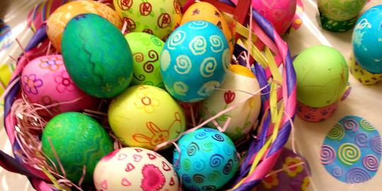 Apakah telur Paskah yang sudah dicat boleh dimakan?