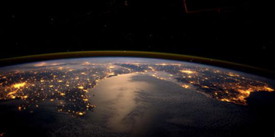 Momen Earth Hour 2012 akan diabadikan dari angkasa luar