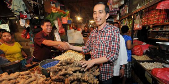 Jokowi kunjungi Pasar Senen