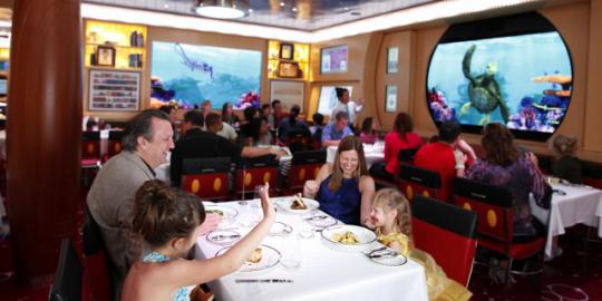 Tempat makan penuh imajinasi ala Disney Fantasy