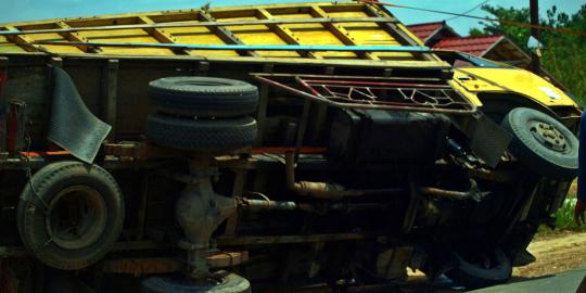 Polisi rekonstruksi kecelakaan maut di Tol TMII